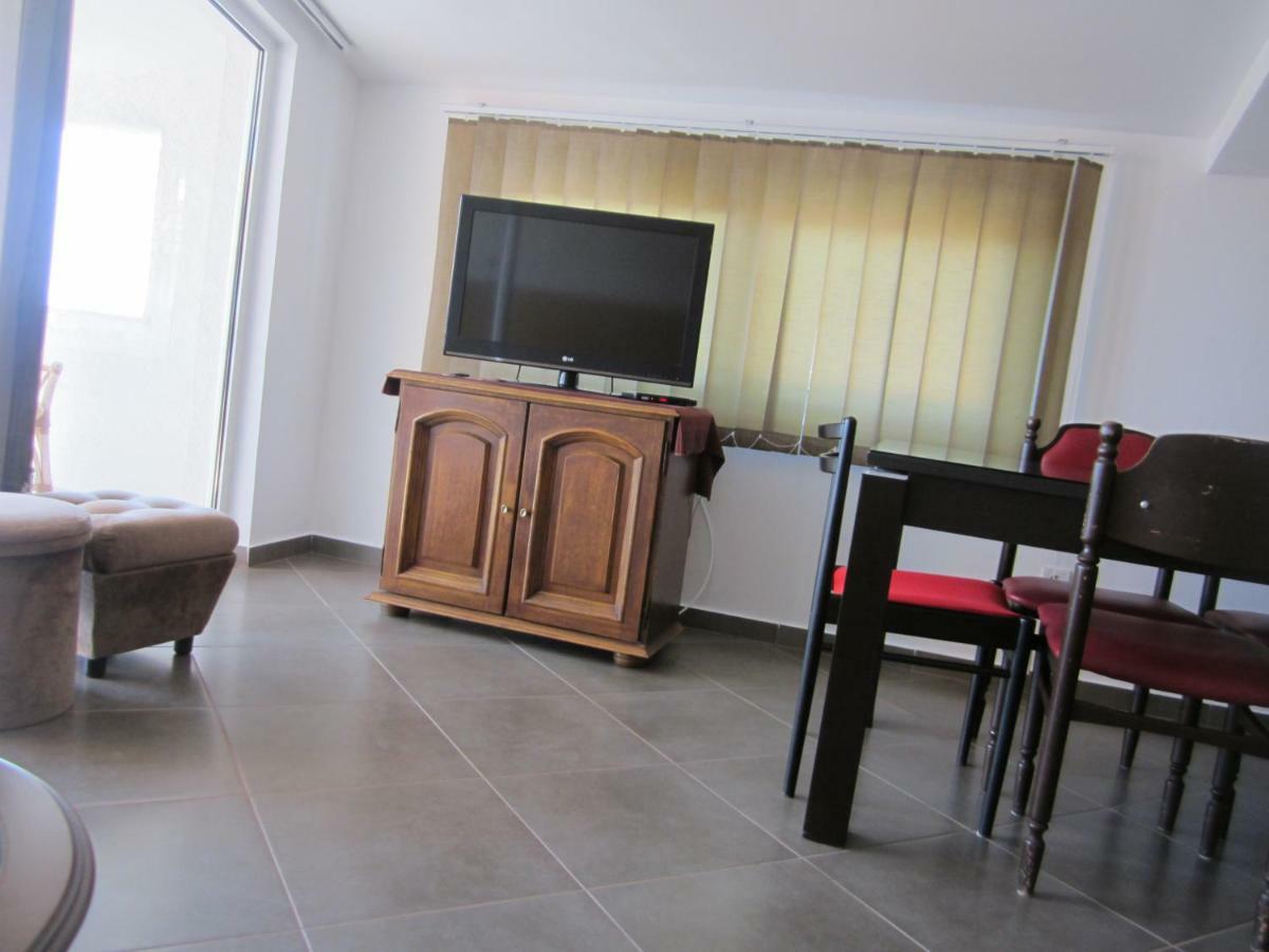 Apartmani Neda Bane Petrovac Exterior photo