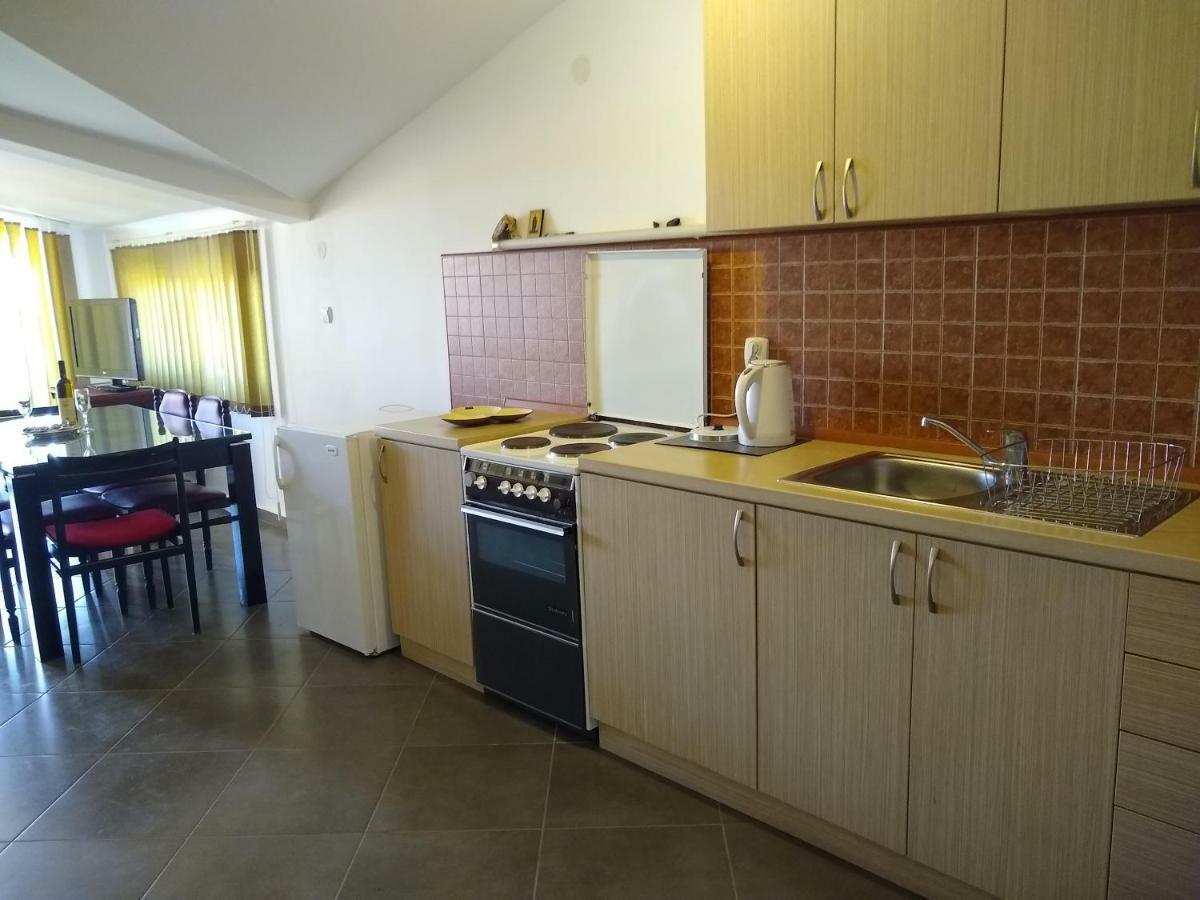 Apartmani Neda Bane Petrovac Exterior photo